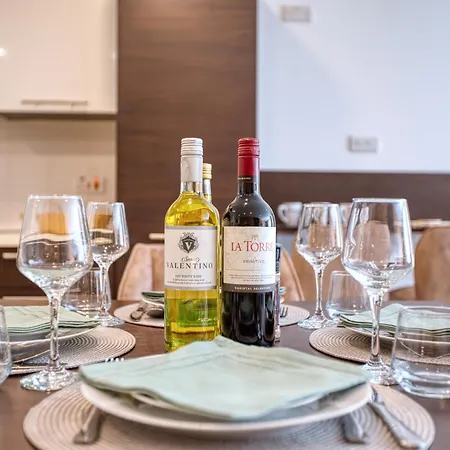 Luxury 2 Bedroom Near Seafront Yhai1-2 Sliema